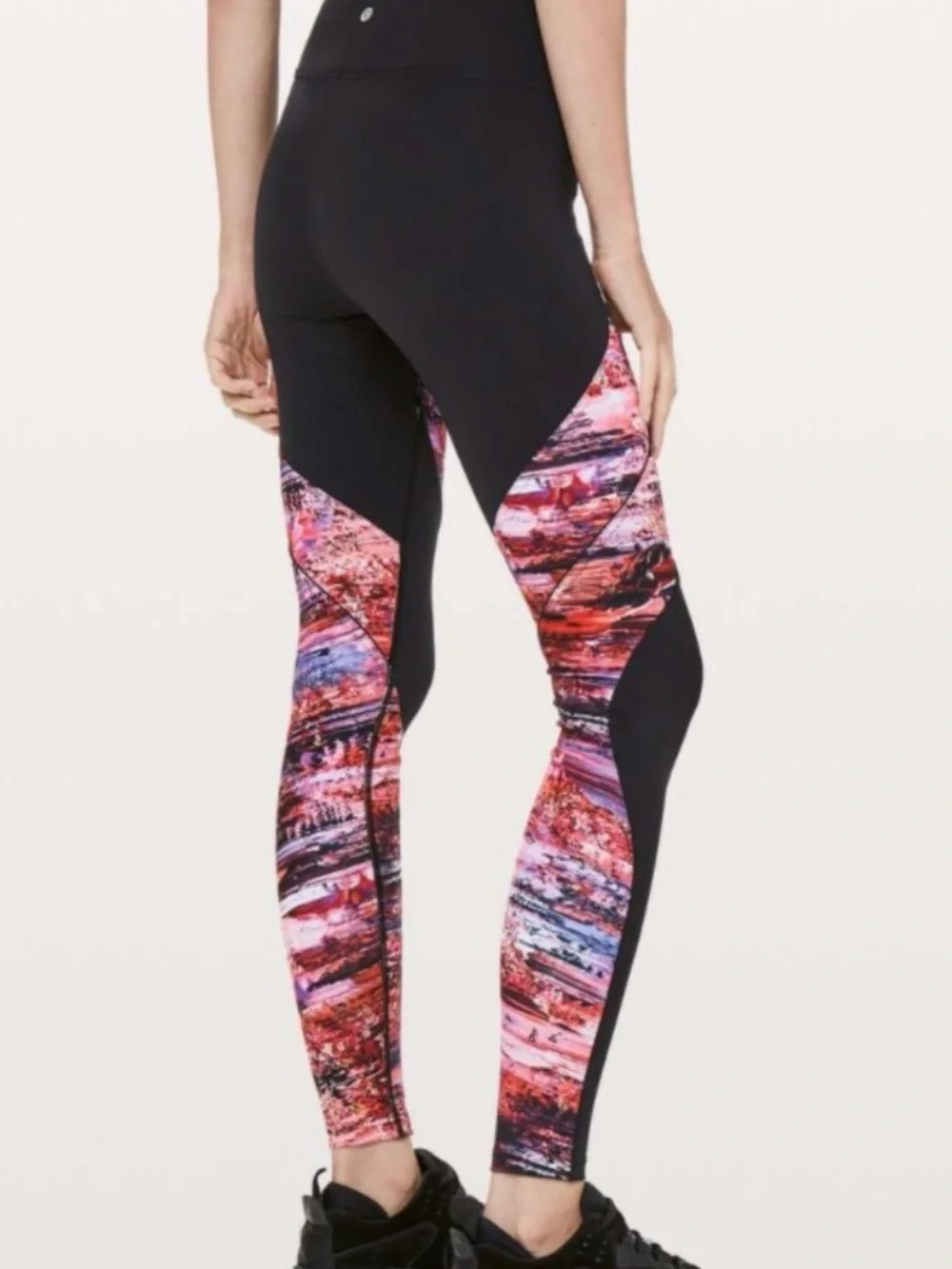 Printed High-Waist Active Leggings in Multi-Color